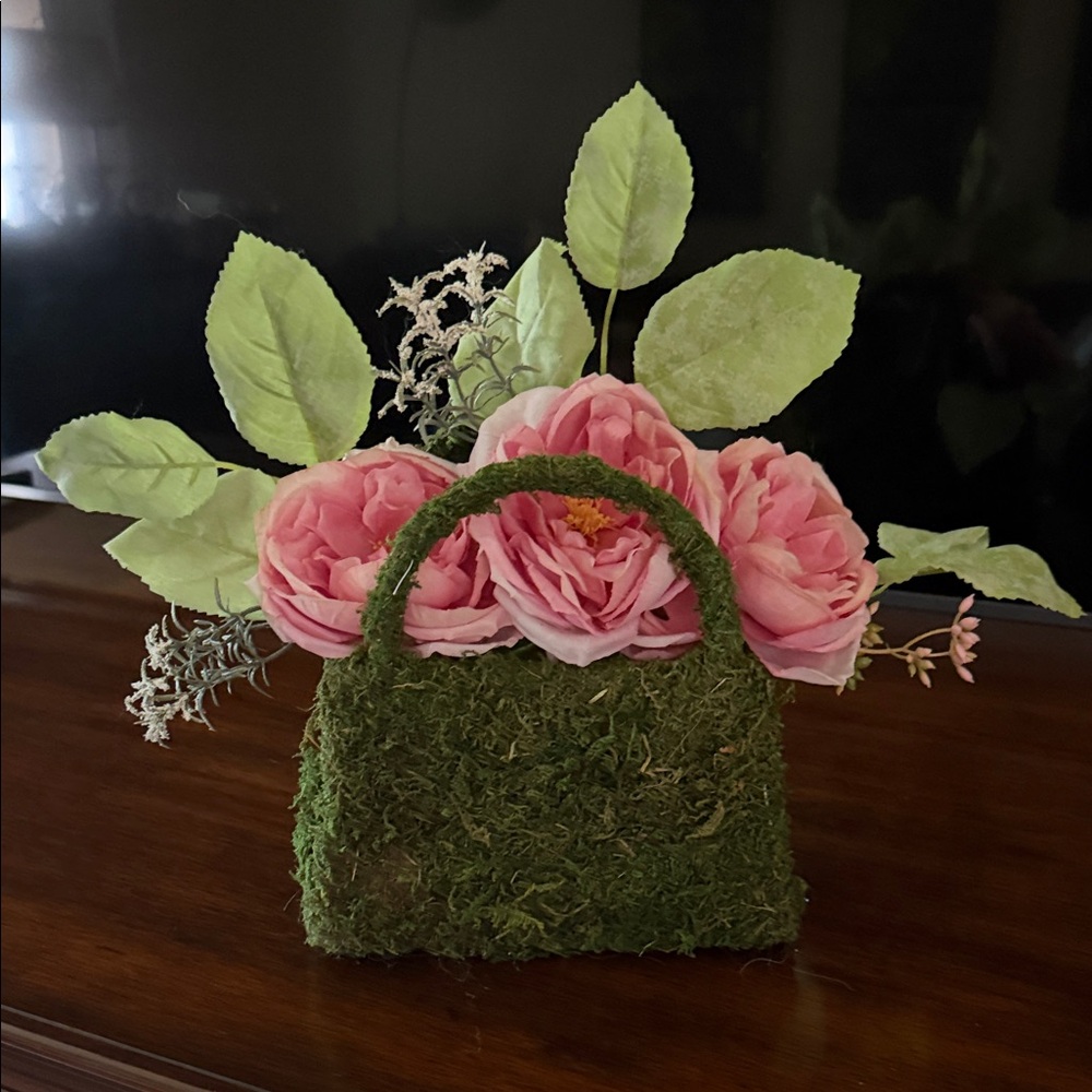 Green Moss Handbag Pink roses new with tags $4 each rose purse was $20